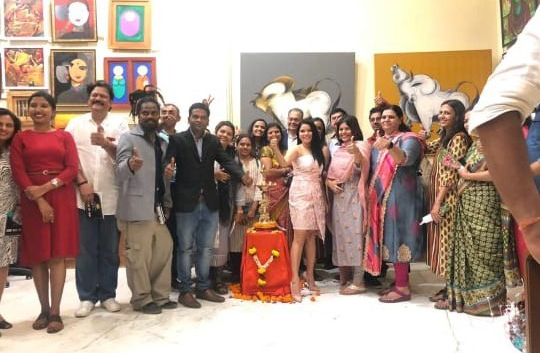 Actress Rekha Rana inaugurates an art exhibition in Mumbai