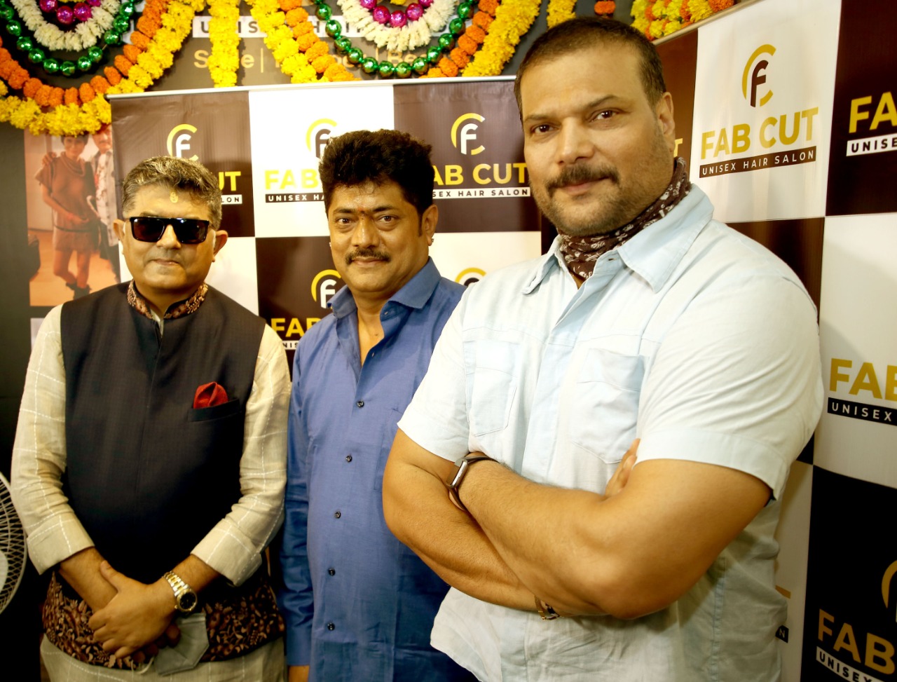 Gajraj Rao , Daya Shetty came at inauguration of Niranjan B Bhandary's Fab Cut unisex Salon in Oshiwara Andheri West