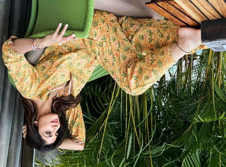 Shilpa Shetty Kundra leaves netizens guessing as she uploads an upside-down picture on Instagram